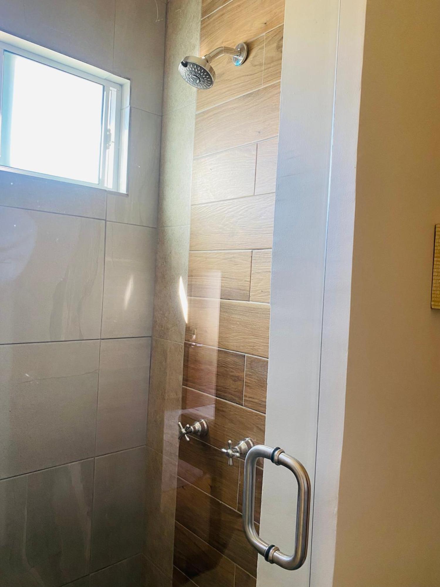 Cozy, Quiet & Pet Friendly Gated Patio Studio エンセナダ エクステリア 写真
