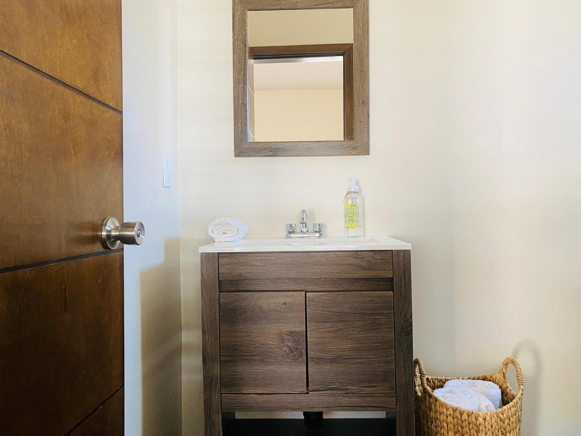 Cozy, Quiet & Pet Friendly Gated Patio Studio エンセナダ エクステリア 写真
